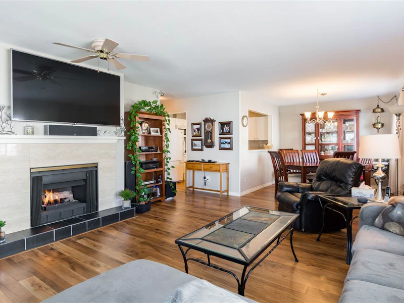 202 - 22241 Selkirk Avenue, Maple Ridge BC V2X 2X4