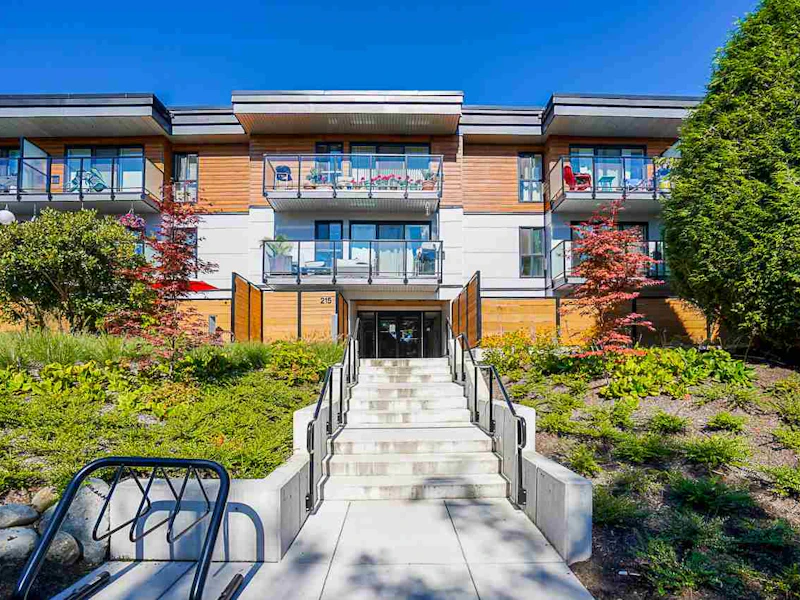 207 - 215 Mowat Street, New Westminster BC V3M 4B1