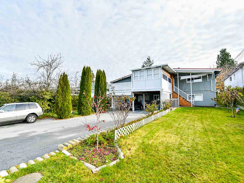 5453 Willingdon Avenue, Burnaby BC V5H 2T3