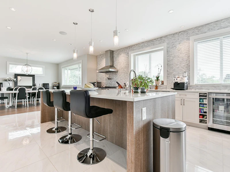 1620 Springer Avenue, Burnaby BC V5B 3M3