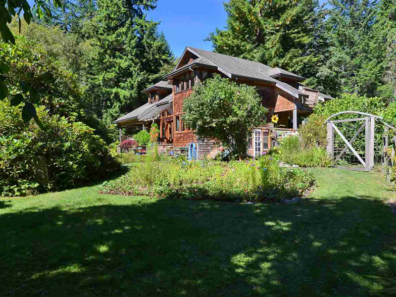 1835 Hanbury Road, Roberts Creek BC