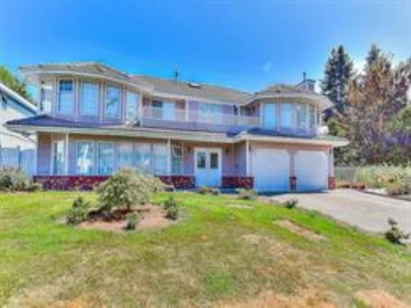 8728 140a Street, Surrey BC V3W 0M4