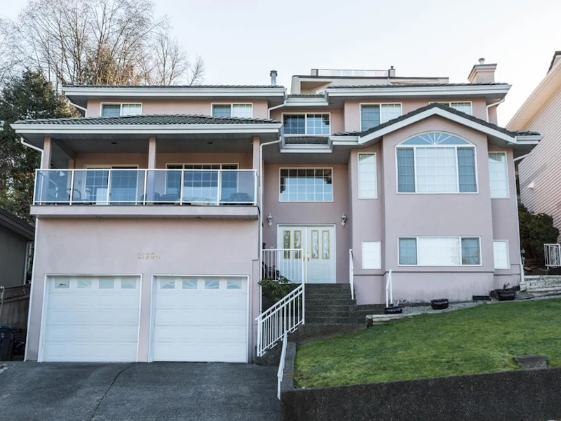 11684 99a Avenue, Surrey BC V3V 7K5