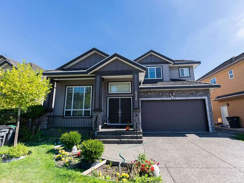 8338 144th Street, Surrey BC V3W 5T5