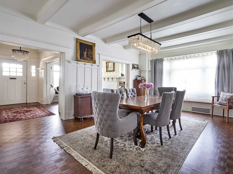 732 E 9th Street, North Vancouver BC V7L 2B9