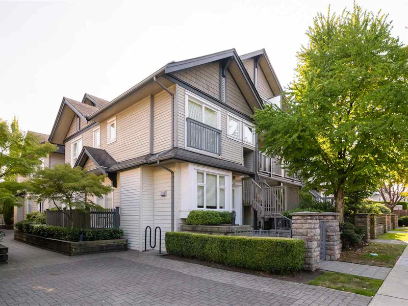 102 - 4438 Albert Street, Burnaby BC V5C 2G2