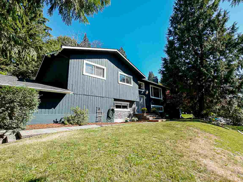 215 College Park Way, Port Moody BC V3H 1S5