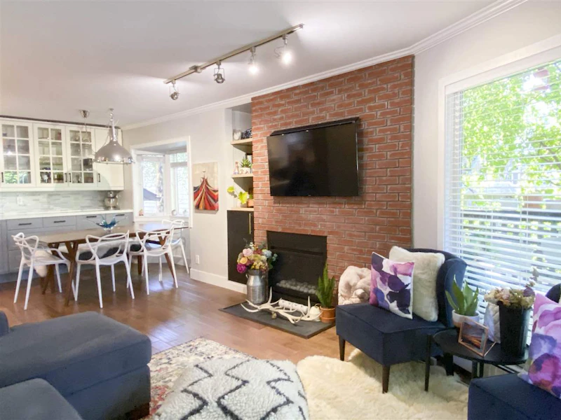 203 - 1935 W 1st Avenue, Vancouver BC V6J 1G7