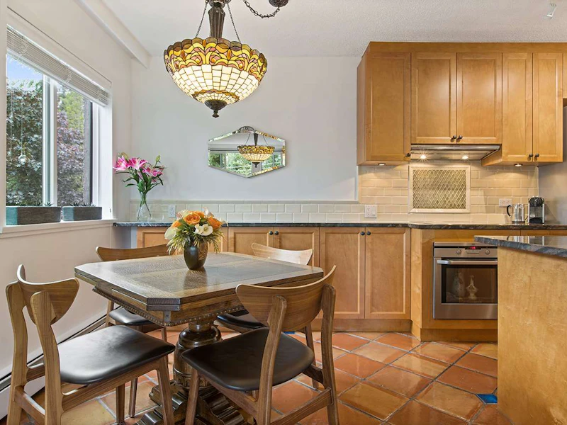 401 - 1867 W 3rd Avenue, Vancouver BC V6J 1K9