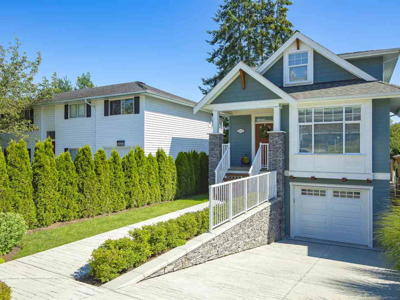15520 Russell Avenue, Surrey BC V4B 2R3