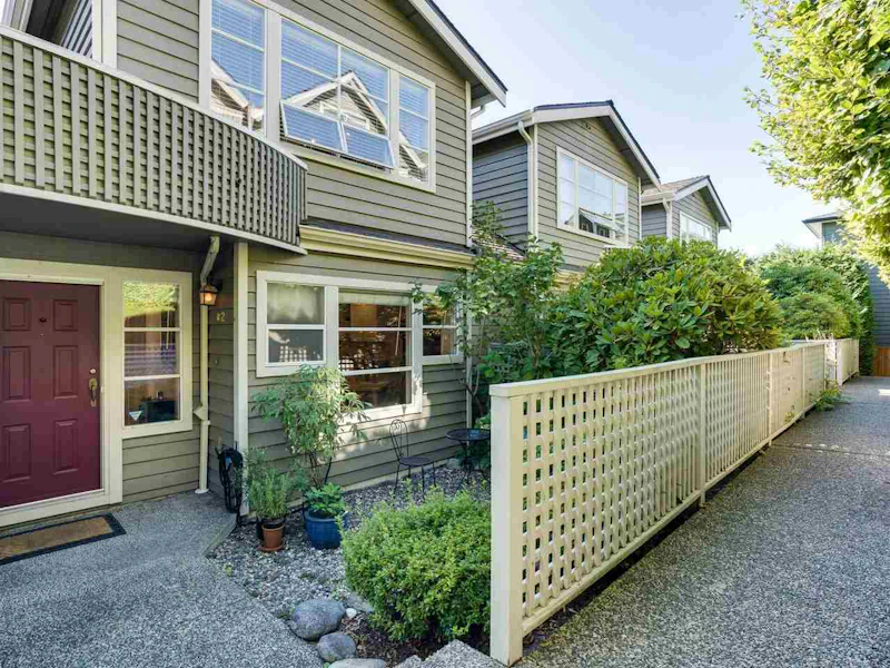 B2 - 275 E 4th Street, North Vancouver BC V7L 1J1