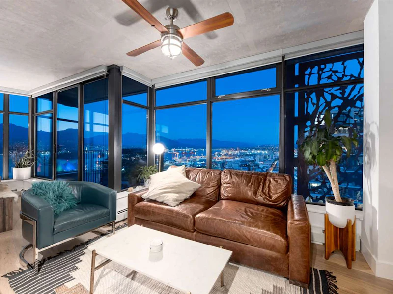 3303 - 128 W Cordova Street, Vancouver BC V6B 0E6