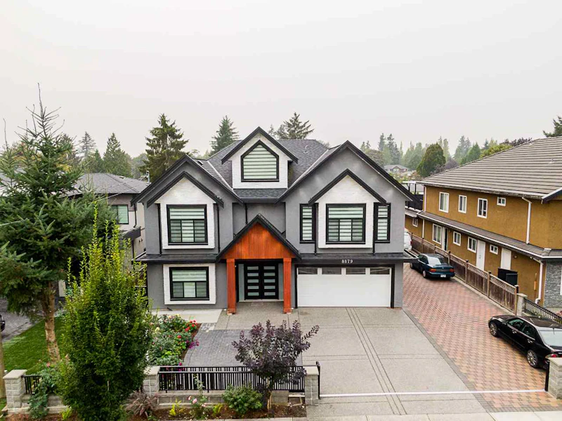 8879 148th Street, Surrey BC V3R 3W5
