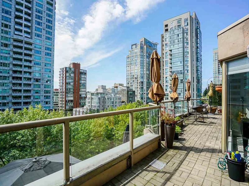 602 - 1488 Hornby Street, Vancouver BC V6Z 1X3