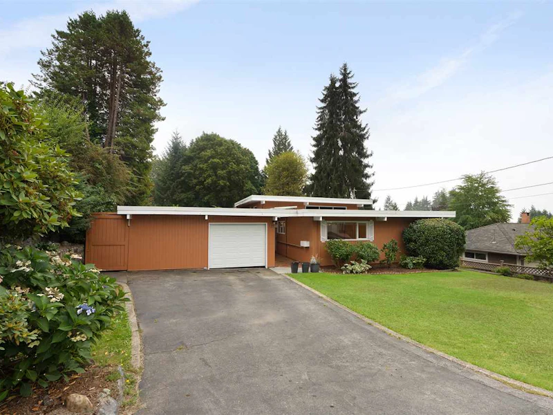 845 Montroyal Boulevard, North Vancouver BC V7R 2G8