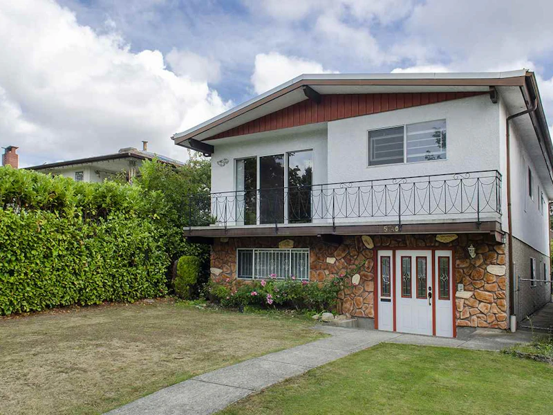 5740 Mckinnon Street, Vancouver BC V5R 4E1