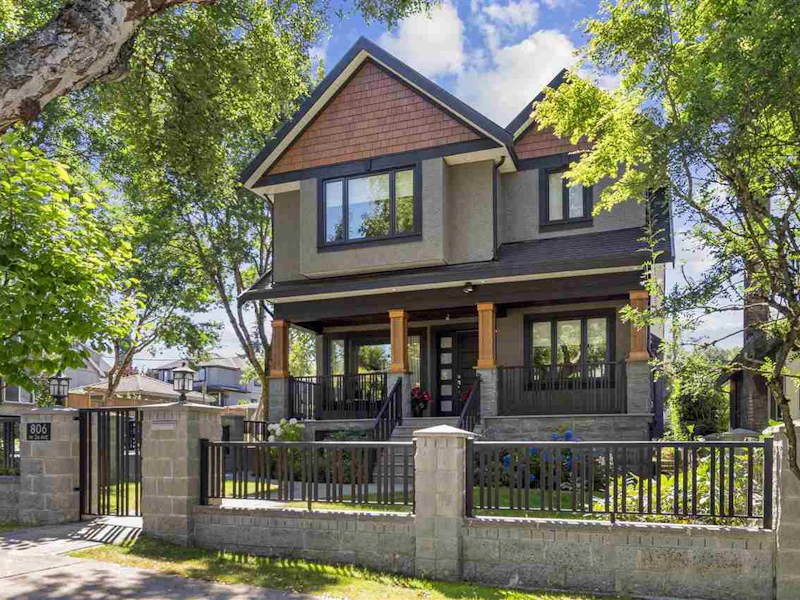 806 W 24th Avenue, Vancouver BC V5Z 2C1