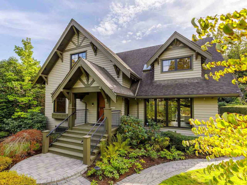 2388 W 33rd Avenue, Vancouver BC V6M 1C3