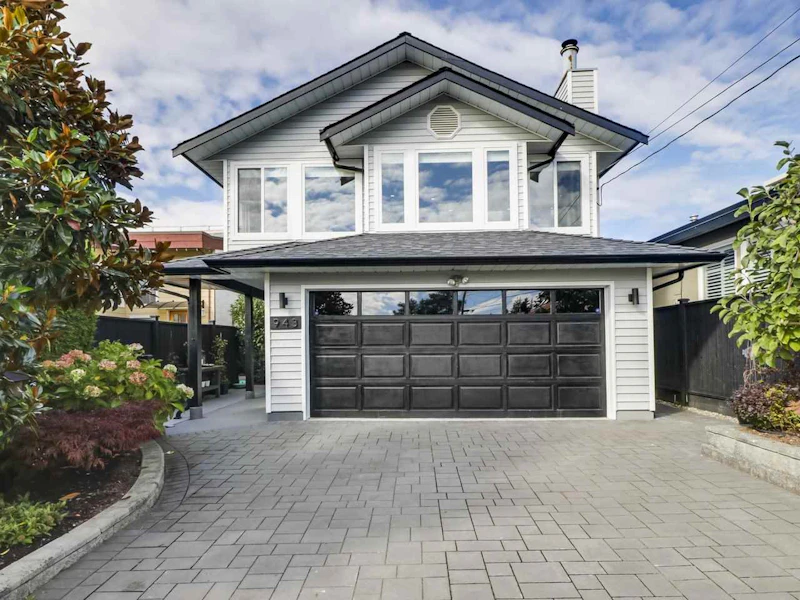 943 Habgood Street, Surrey BC V4B 4W5
