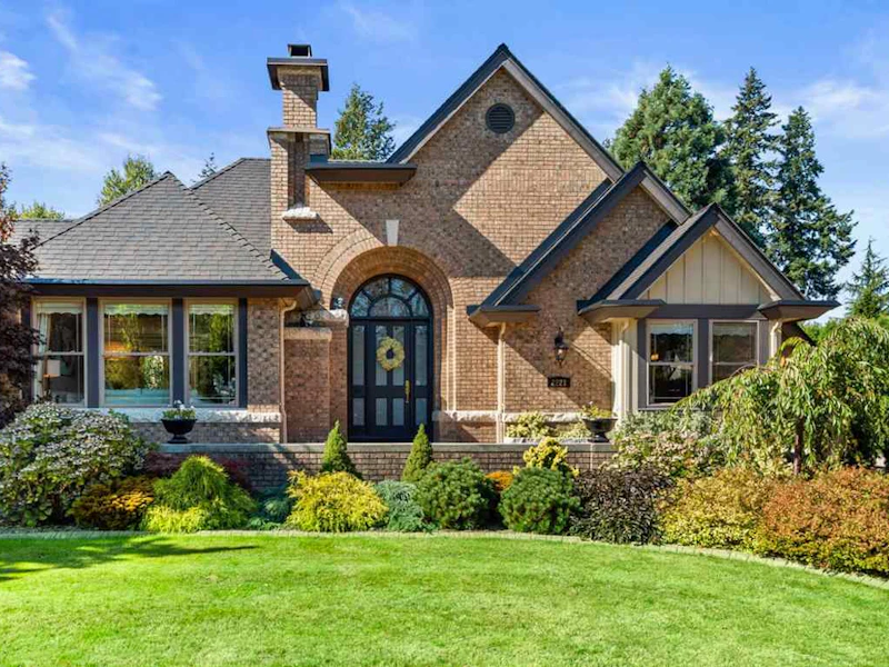 2221 139a Street, Surrey BC V4A 9V4