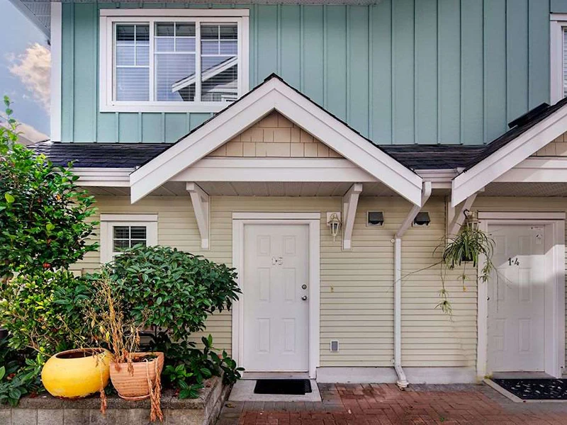 15 - 123 Seventh Street, New Westminster BC V3M 6Y2
