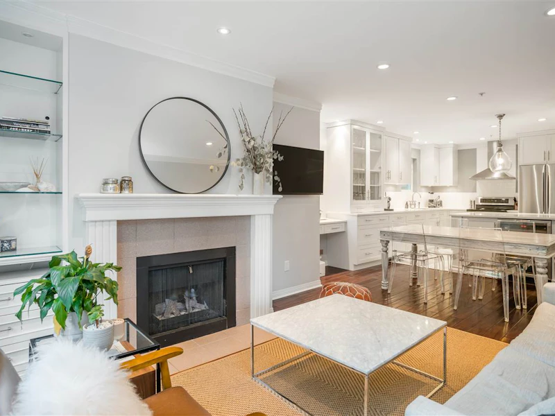 103 - 2121 W 5th Avenue, Vancouver BC V6K 1S1