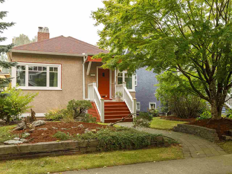 1 - 4243 W 15th Avenue, Vancouver BC V6R 3A7