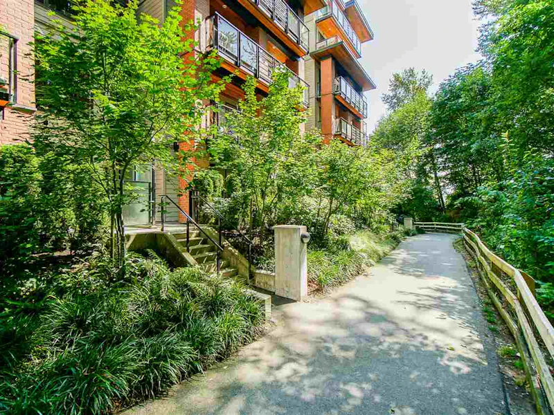 120 - 723 W 3rd Street, North Vancouver BC