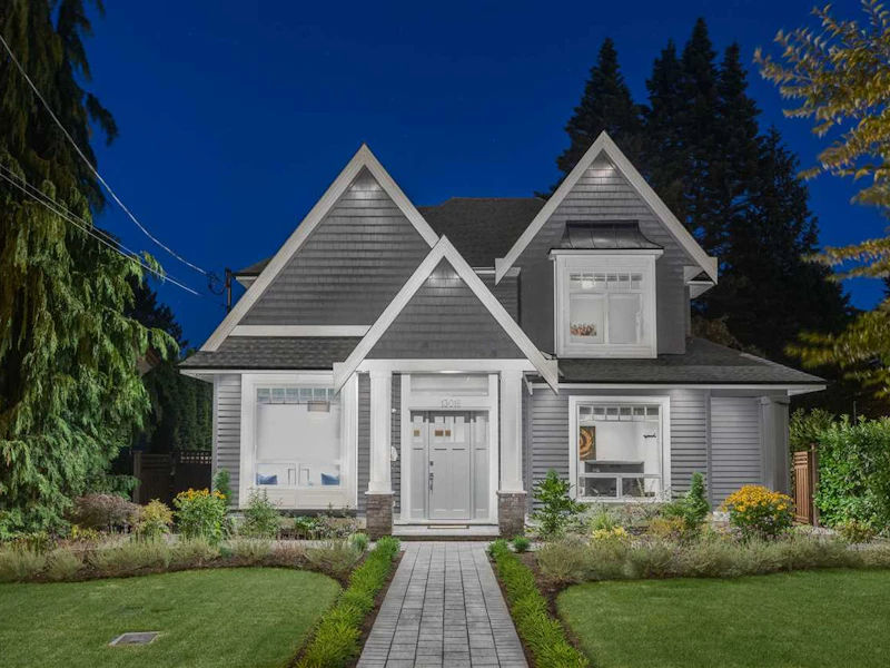 13016 15a Avenue, Surrey BC V4A 1M3