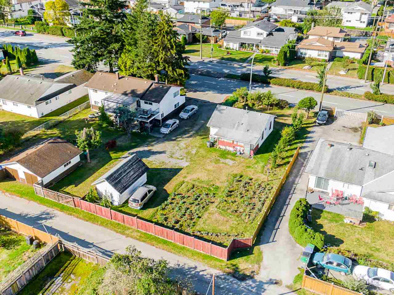 9456 152nd Street, Surrey BC V3R 4G3