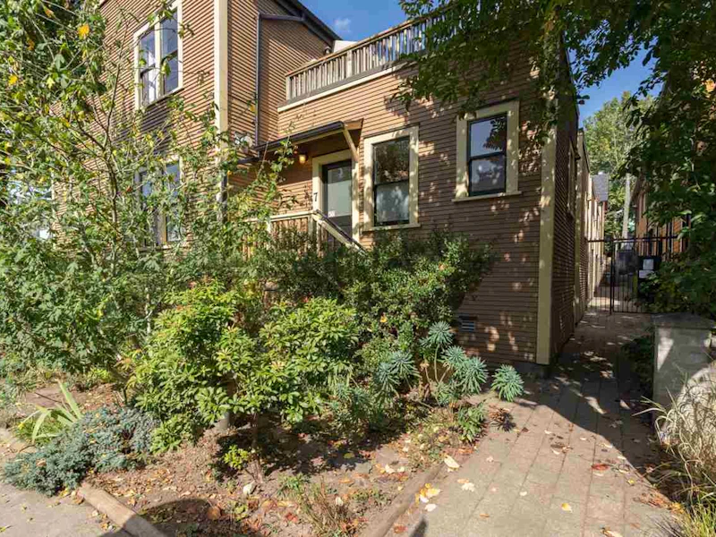 742 Jackson Avenue, Vancouver BC V6A 3B9