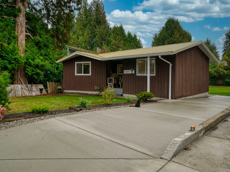 5769 Surf Circle, Sechelt BC
