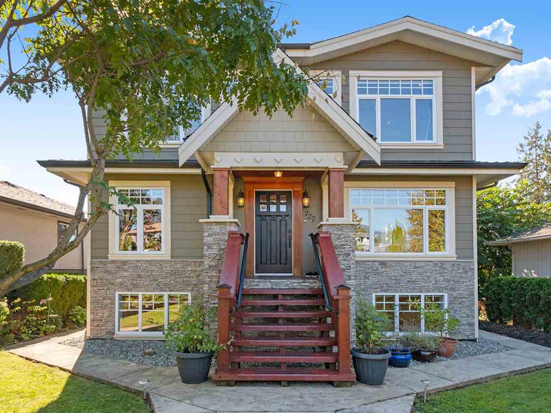 727 E 6th Street, North Vancouver BC V7L 1R5