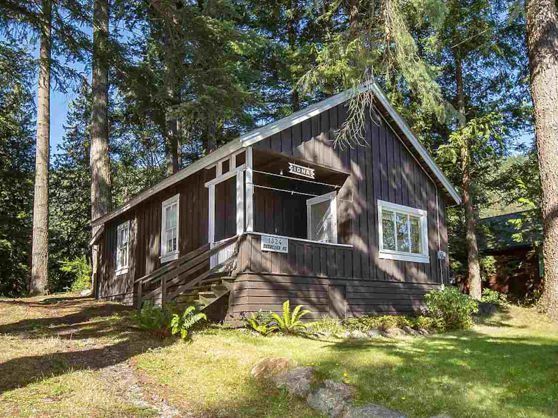 1324 Catalina Road, Bowen Island BC V0N 1G1