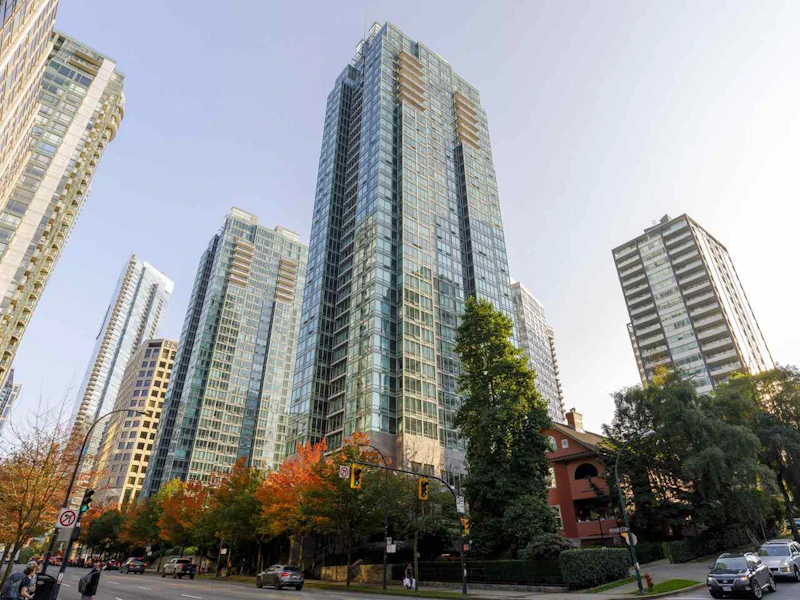3201 - 1288 W Georgia Street, Vancouver BC V6E 4R3