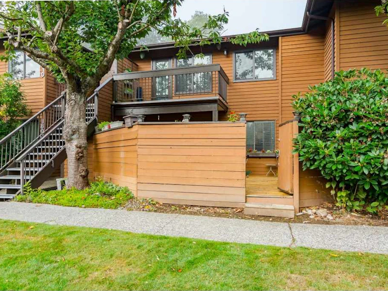 1809 - 10620 150th Street, Surrey BC V3R 7K3