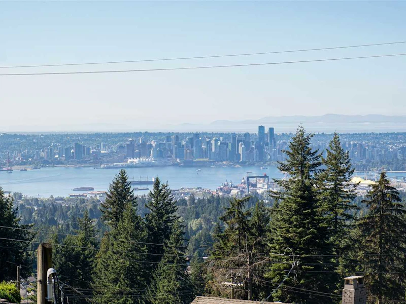 415 Newdale Court, North Vancouver BC V7N 3H3