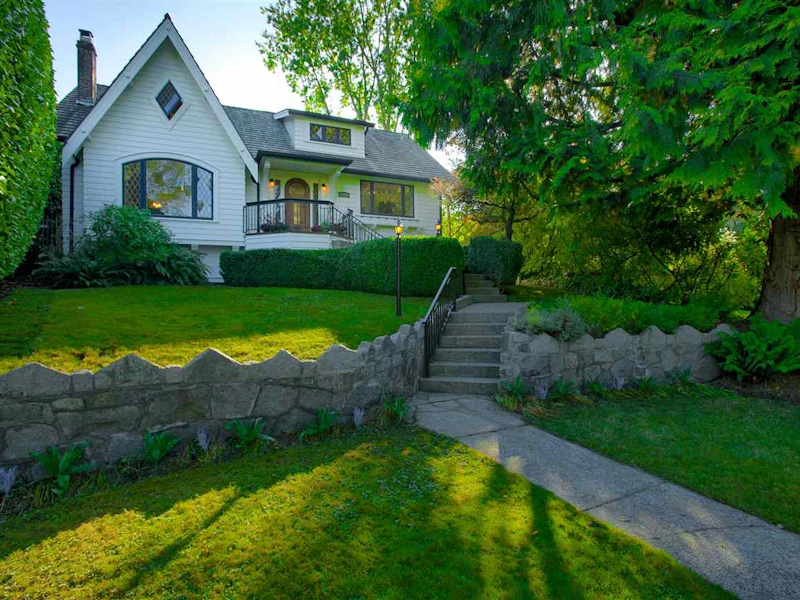 2044 Quilchena Place, Vancouver BC V6M 1C5