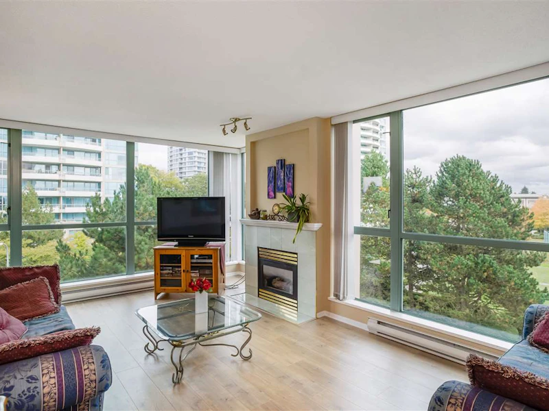 404 - 6622 Southoaks Crescent, Burnaby BC V5E 4K2
