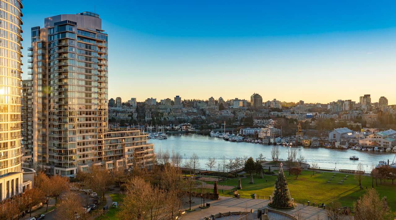 1102-1495 Richards St  