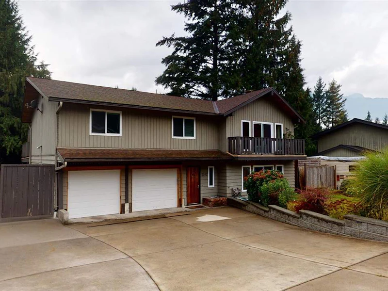 2542 Lomond Way, Squamish BC V8B 0J6
