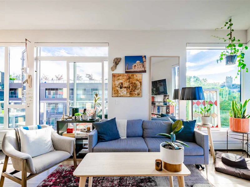 705 - 384 E 1st Avenue, Vancouver BC V5T 0G5
