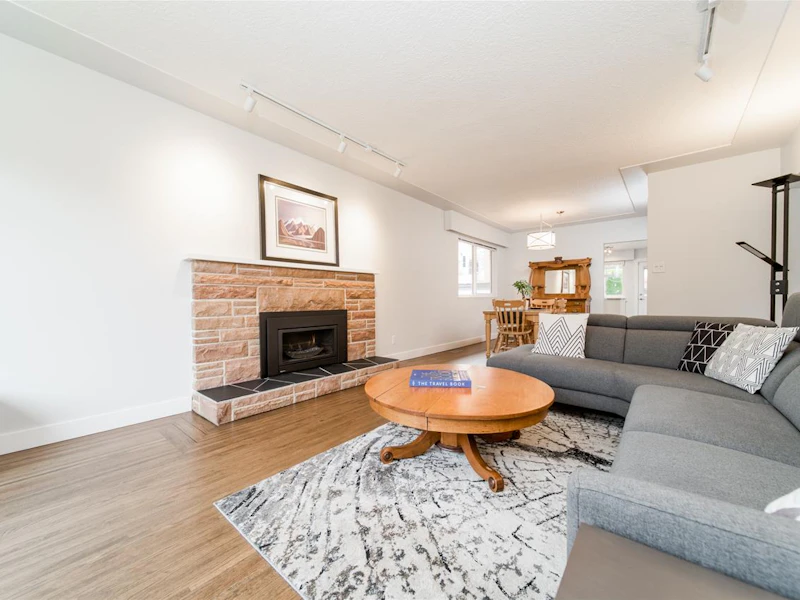 2242 Grant Street, Vancouver BC V5L 2Z7