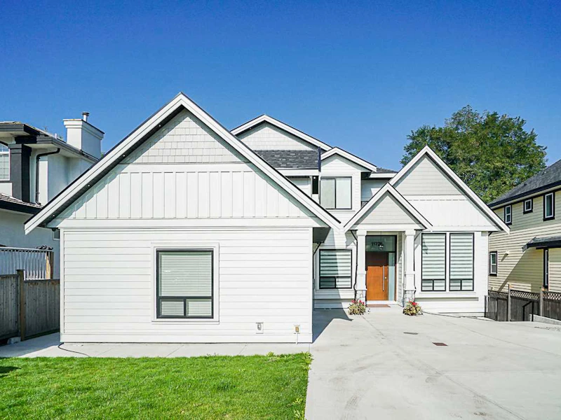 11721 96a Avenue, Surrey BC V3V 2A2