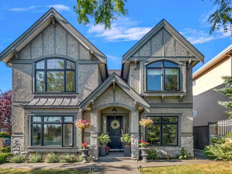 3203 E 24th Avenue, Vancouver BC V5R 1G1