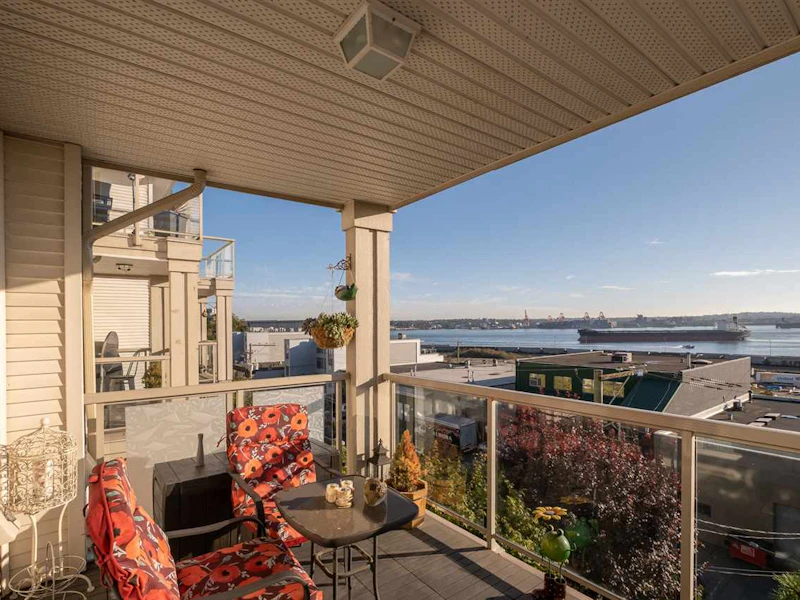 306 - 333 E 1st Street, North Vancouver BC V7L 4W9