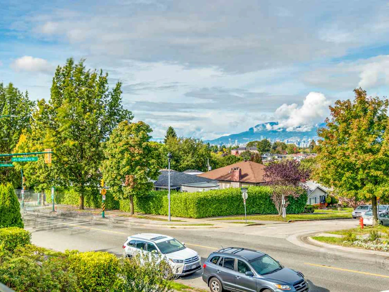 1542 E 33rd Avenue, Vancouver BC V5N 3C8