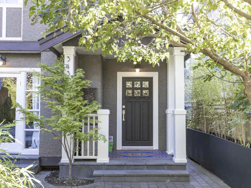 3430 W 7th Avenue, Vancouver BC V6R 1W1