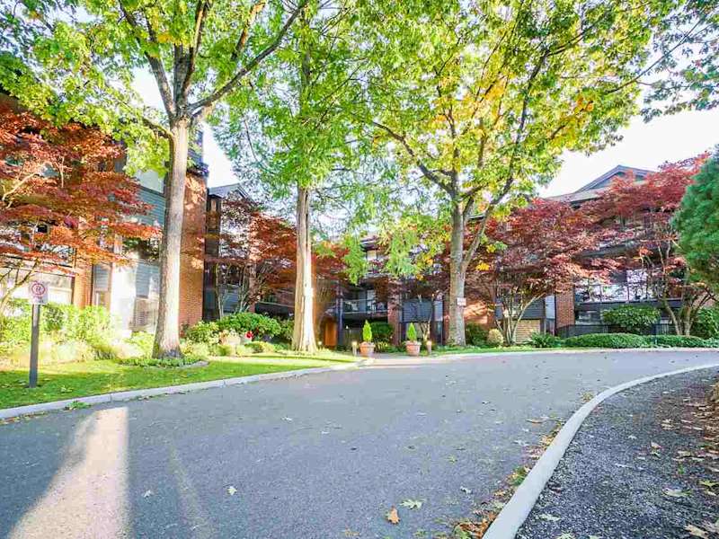 315 - 15300 17th Avenue, Surrey BC V4A 8Y6