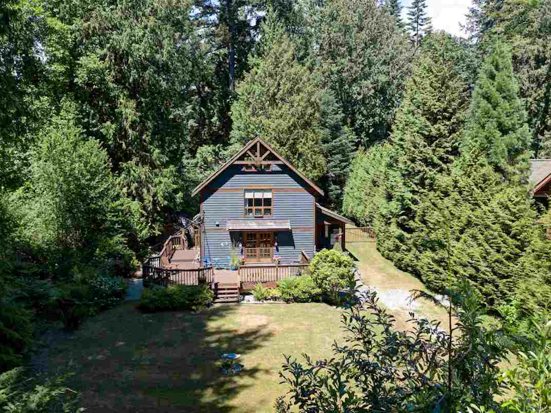 3164 Beach Avenue, Roberts Creek BC